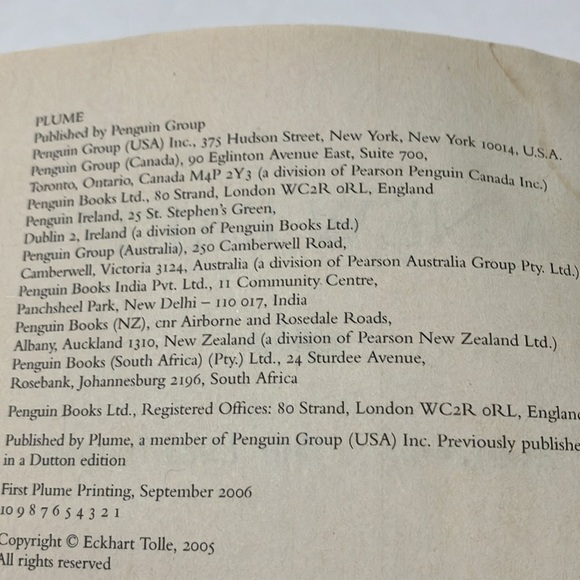 Book - A New Earth Awakening to Your Life’s Purpose by Eckhart Tolle - 2005 - Picture 10 of 11